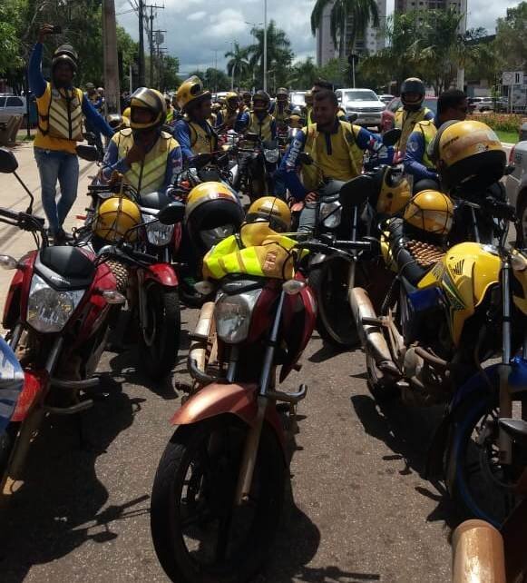 Preocupados com Uber, taxistas e mototaxistas cobram fiscalização em Palmas