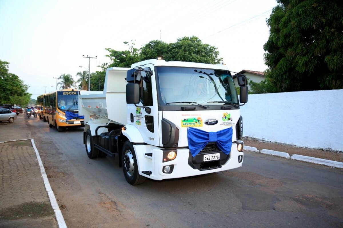 Goianorte inaugura nova sede da prefeitura, entrega veículos e equipamentos de infraestrutura urbana