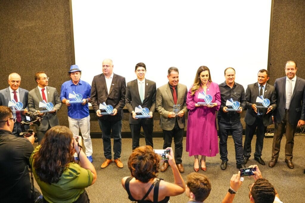 Prefeitos tocantinenses vencedores do prêmio Sebrae Empreendedor