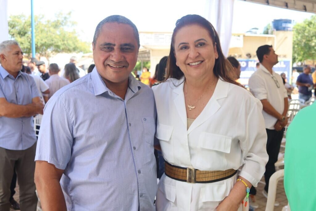 Prefeito de Santo Rosa do Tocantins, Levi Teixeira, com a senadora Kátia Abreu