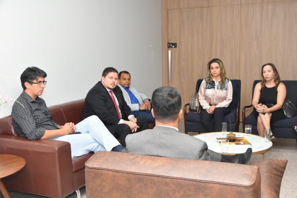 Reunião entre membros do Ministério Público e da Secretaria da Saúde para debater Código Sanitário do Tocantins