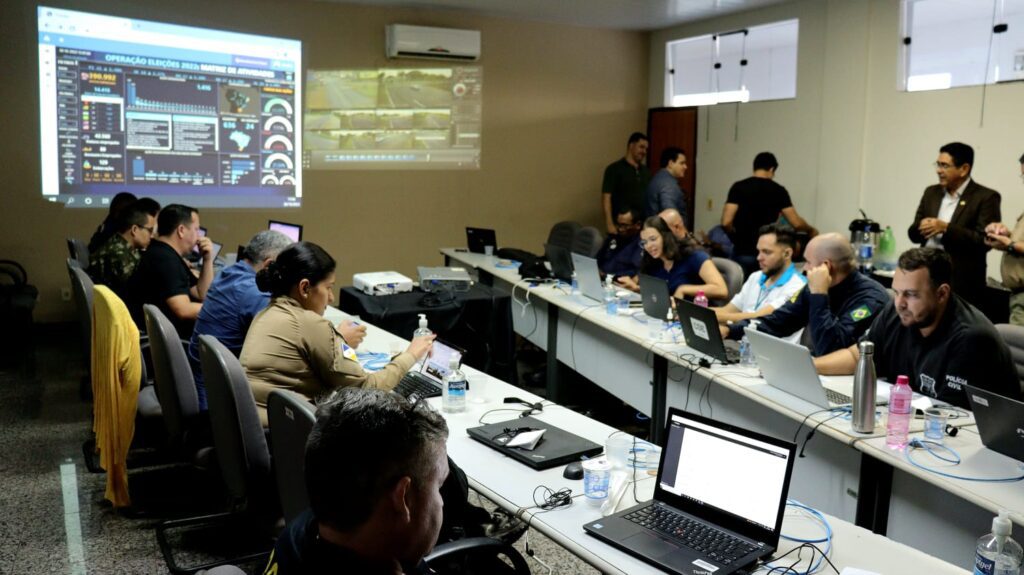 Gabinete de Monitoramento das Eleições no Quartel do Comando-Geral da Polícia Militar