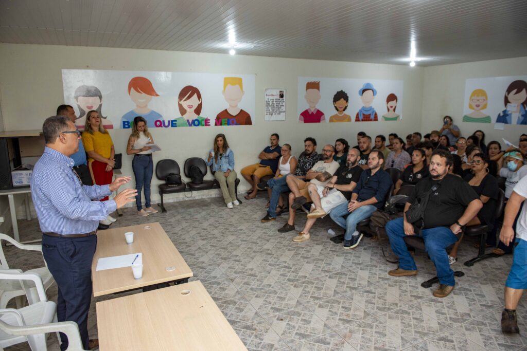 Reunião sobre Festival de Inverno comandada pelo presidente da Agência Municipal de Turismo de Palmas, Tom Lyra