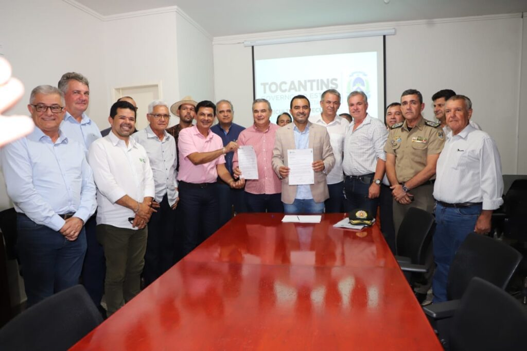Reunião entre entidades rurais e o governador Wanderlei Barbosa na Secretaria da Agricultura