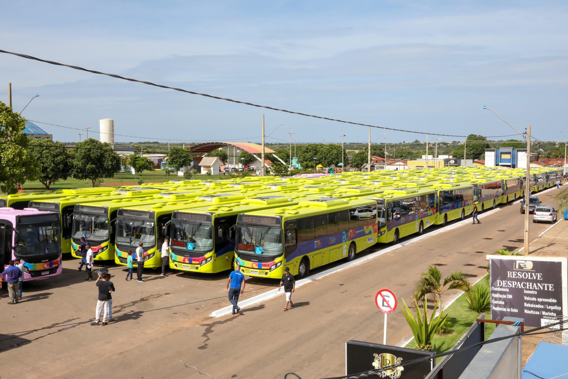 Palmas coloca 30 dos novos ônibus em operação já a partir desta 5ª, outros 30 dia 10 e mais 10 dia 12: “Maior entrega do transporte em 30 anos”, diz Cinthia