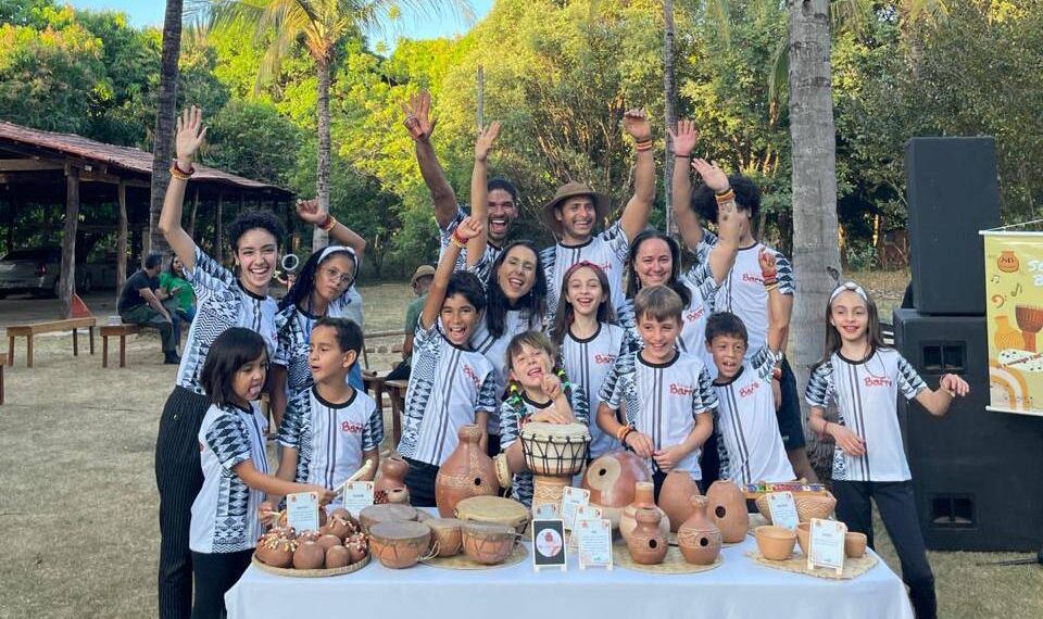 Batuque do Barro Crianças e jovens de Taquaruçu terão oportunidade de capacitação em confecção de instrumentos, musicalização e percussão com o barro