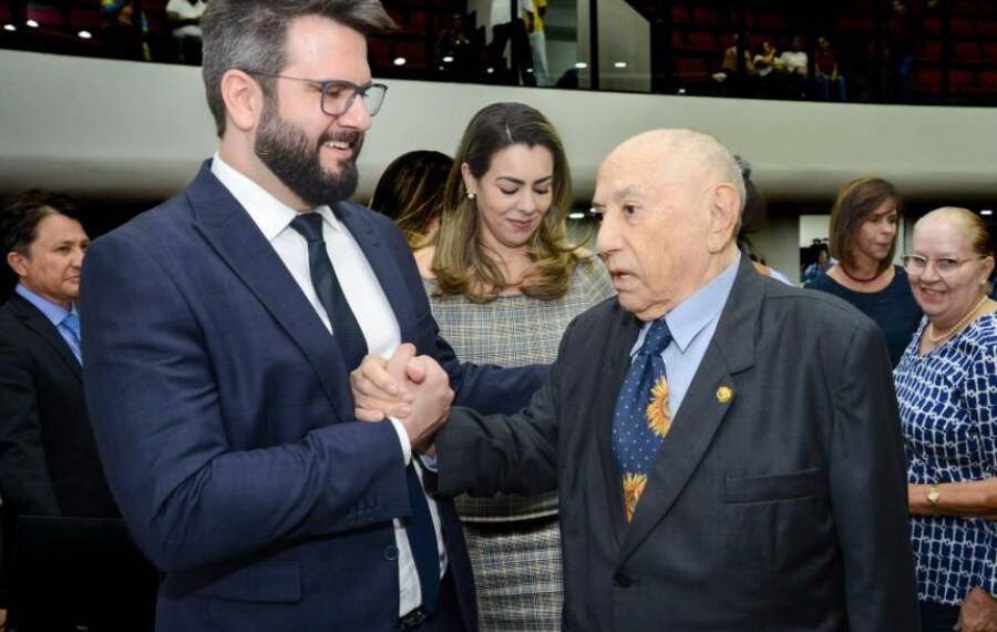 De autoria do deputado Mantoan, Comenda Grã-Cruz Governador Siqueira Campos é aprovada na Aleto