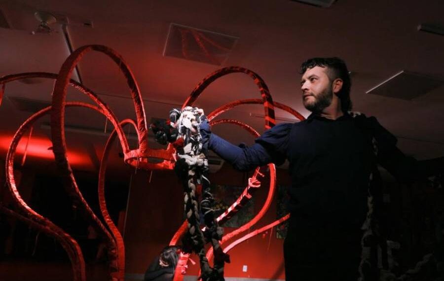 “Entremeio” permanece na Galeria Municipal de Artes até sexta-feira, 29