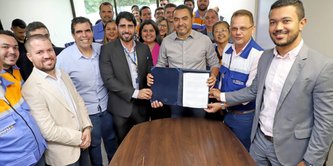 Governador assina termo que federaliza 65,9 km da TO-020 e Dnit anuncia plano de manutenção do trecho