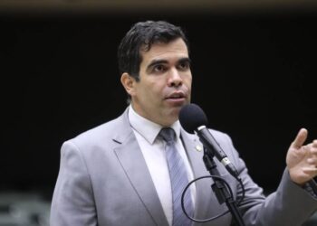 Governo atende solicitação de Ayres e pedágios em rodovias federais aceitarão Pix e cartões de débito e crédito