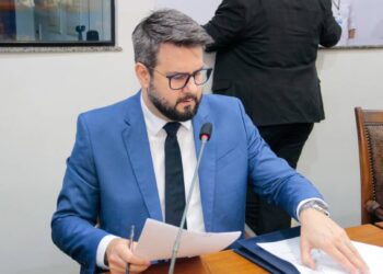 Para elaboração de políticas públicas de saúde eficientes, Mantoan pede censo e microchipagem de animais