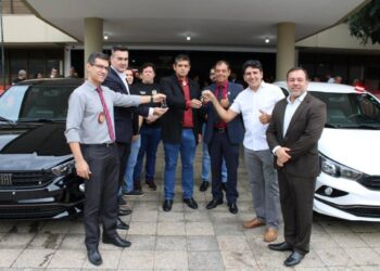 Professor Júnior Geo entrega duas novas viaturas para a Polícia Civil adquiridas por meio de emenda parlamentar