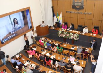 Sessão do Dia da Mulher da Câmara de Palmas reúne Cinthia, Janad, Glô Amastha e Berenice Barbosa