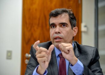 CCJ da Câmara aprova relatório de Ayres que incentiva a reciclagem no Brasil