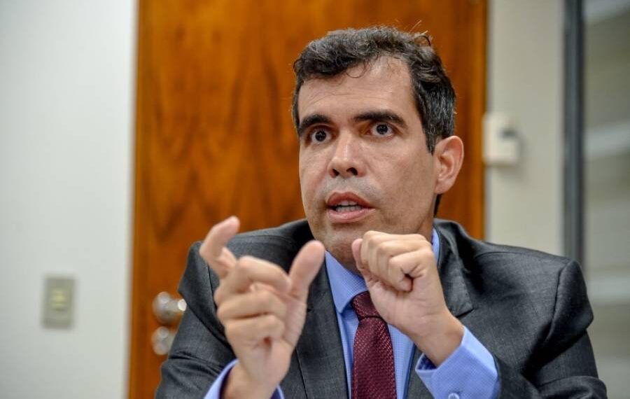 CCJ da Câmara aprova relatório de Ayres que incentiva a reciclagem no Brasil