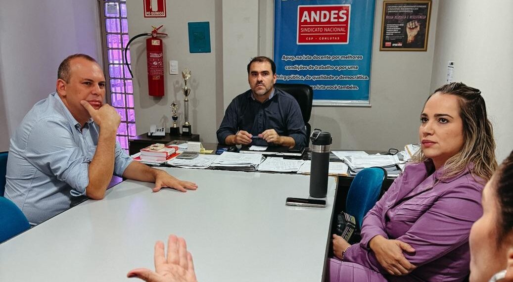 À Associação de Professores, Cristiano Pisoni diz que, “com mais gestão e menos política, UnirG se tornará imbatível”