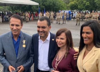Deputado Gaguim é condecorado com a Medalha Tiradentes da Polícia Militar do Tocantins