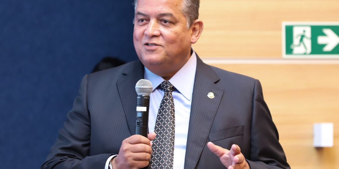 Presidente de comissão temática no Senado, Gomes participa de lançamento da TV 3.0 e defende inclusão das redes públicas no processo