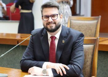 Energia azul Mantoan solicita campanha sobre direito a desconto na conta de luz, no Tocantins