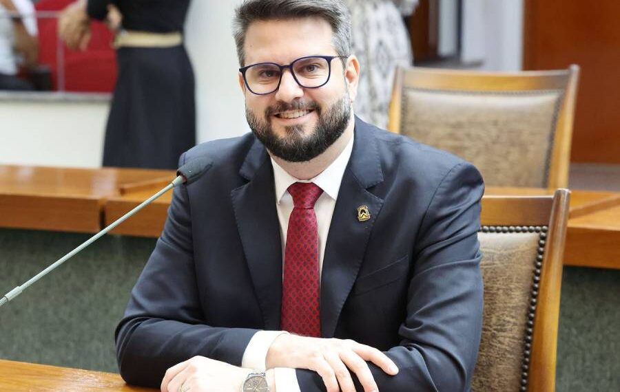 Energia azul Mantoan solicita campanha sobre direito a desconto na conta de luz, no Tocantins