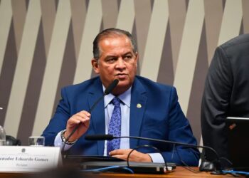 Gomes apresenta relatório preliminar sobre regulação da IA com foco nos direitos do cidadão: “Não podemos tolerar injustiças”