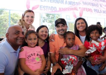 Governador Wanderlei Barbosa e primeira-dama Karynne Sotero finalizam ação Páscoa Feliz no povoado Campo Alegre, município de Paranã