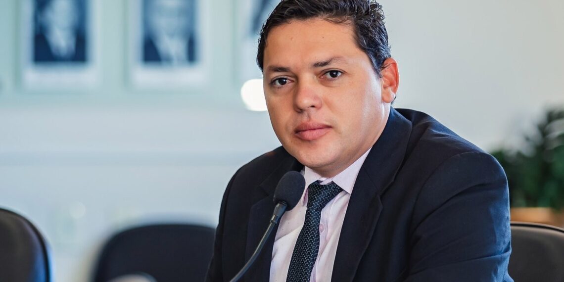 Em resposta a Sávio, vereador Ivanilson nega participação de Josi no caso da lista tríplice da Unirg e dispara: “Minoria tem intenção de monopolizar a política institucional e regalias”