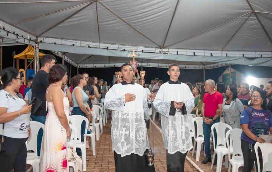 Missa de lava pés é realizada no alto da Serra do Estrondo, como parte da Programação da 64° Semana Santa em Paraíso