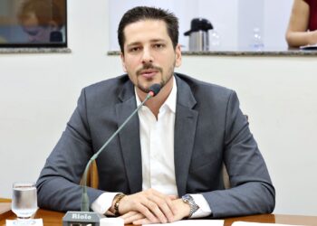 Olyntho Neto pede audiência pública sobre serviços de telefonia no Tocantins e mira instalação de CPI