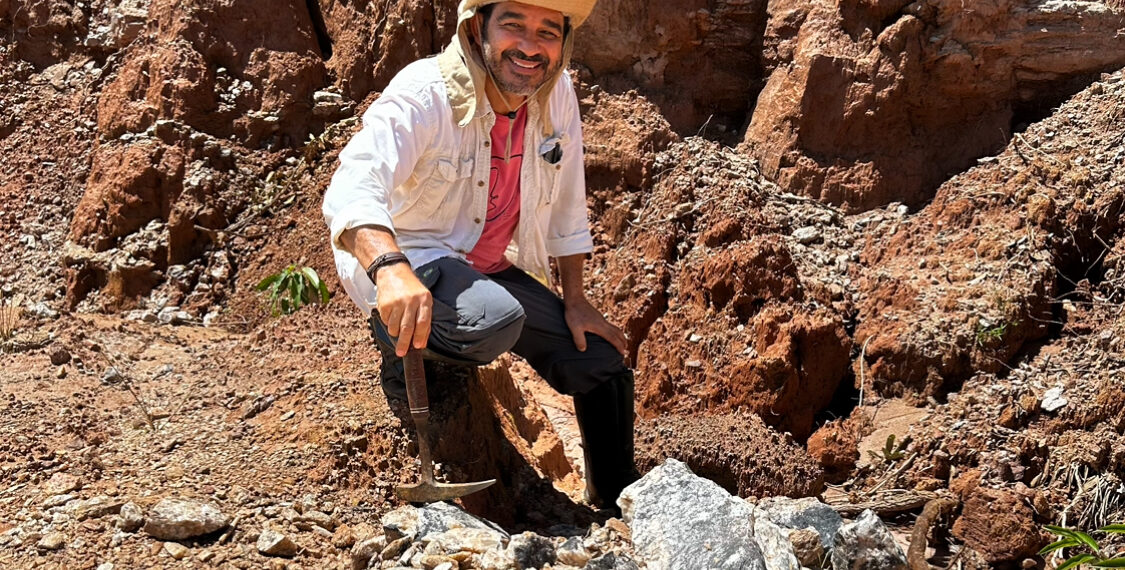 Ameto realiza pesquisa sobre potencial geológico de esmeraldas e remineralizadores de solos em Monte Santo