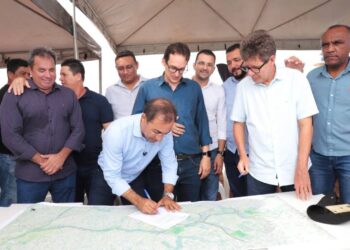 Wagner inicia 2ª etapa da Avenida Governador Siqueira Campos