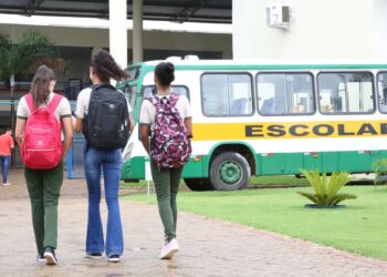 Após contrato emergencial ter sido alvo da PF, Palmas contrata novas empresas para transporte escolar rural de Palmas por R$ 21,7 milhões