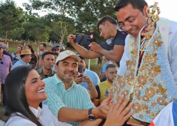 No Bico do Papagaio, governador Wanderlei participa da procissão do 1º Círio de Nazaré no município tocantinense