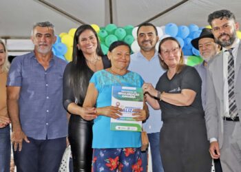 No aniversário de Augustinópolis, governador Wanderlei Barbosa participa de inaugurações e entrega títulos fundiários