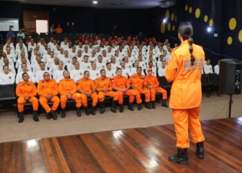 Formação de 105 novos bombeiros militares é iniciada pelo CBMTO