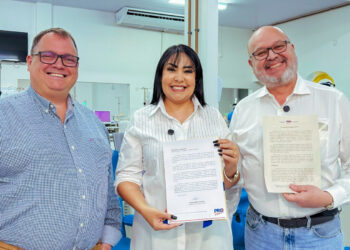 Ao receber carta de agradecimento, Janad Valcari se compromete a viabilizar terreno para sede própria da Fundação Pró-Rim
