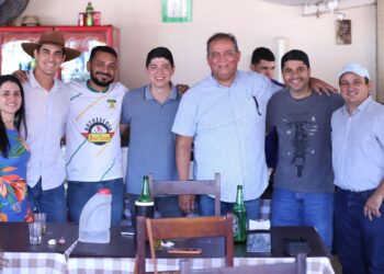 Gomes reforça apoio a Celso Morais e avalia posicionamento contrário ao do Palácio em Paraíso: “Questões normais da política”