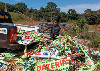 Fiscalização urbana retira mais 400 propagandas irregulares na Capital