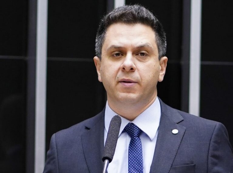 EM OFF | Tiago Dimas diz que discussão agora sobre vice de Wagner “é extemporânea” e convenções são “o momento adequado” para definir; vereadores avisam que Geo precisa convencer a base de Cinthia