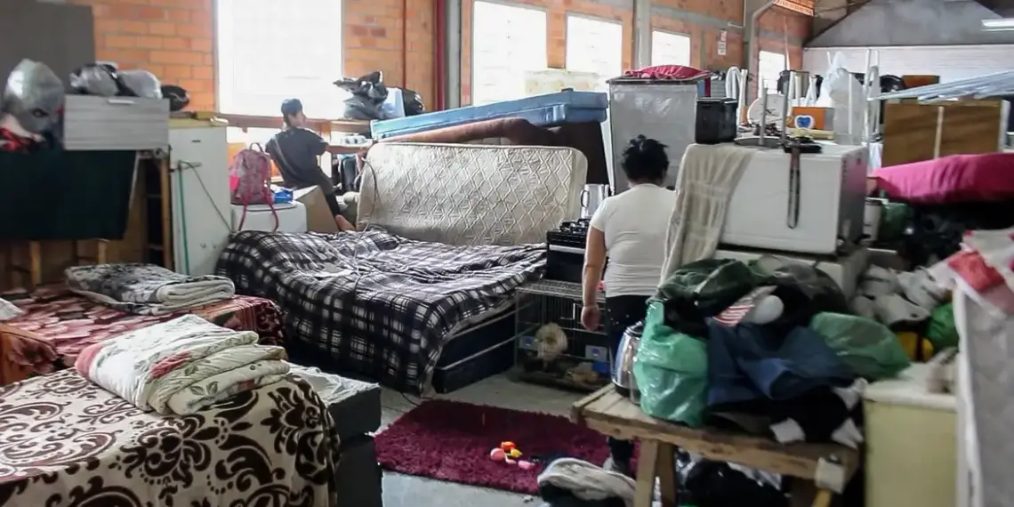 Número de desalojados no Rio Grande do Sul chega a 327 mil; 68,5 mil pessoas estão em abrigos