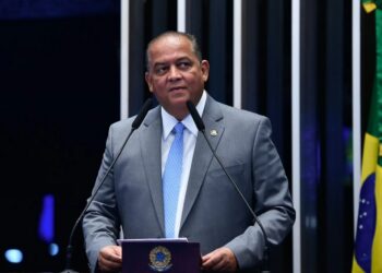 Relator da regulamentação da IA, Gomes defende consenso por “legislação justa e eficaz” em reunião temática; comissão vota texto até 17 de julho