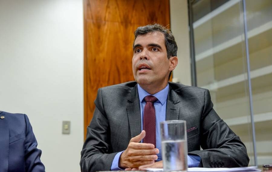 Em reunião com Carmén Lúcia, Ricardo Ayres pede consulta popular sobre emancipação de município