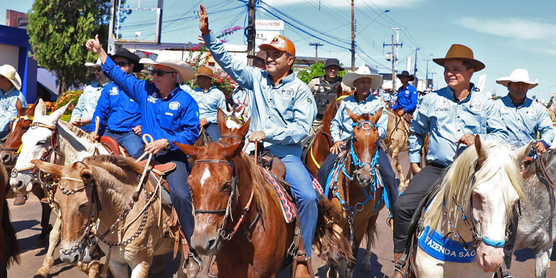 Governador Wanderlei prestigia Cavalgada de Araguaína, que contou com 50 comitivas e movimentou 100 mil pessoas