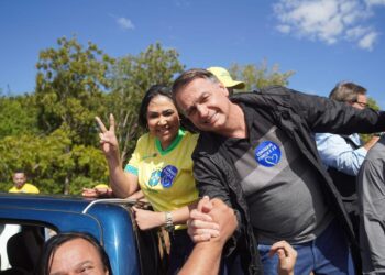 Em Palmas, Bolsonaro exalta Janad como “mulher de fé, coragem e respeito”; deputada comemora: “Grande incentivo para nossa pré-campanha”