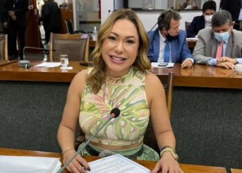 Em meio a movimentações de setores do PT por vaga de Ivory, Luana Ribeiro volta a se filiar ao PCdoB