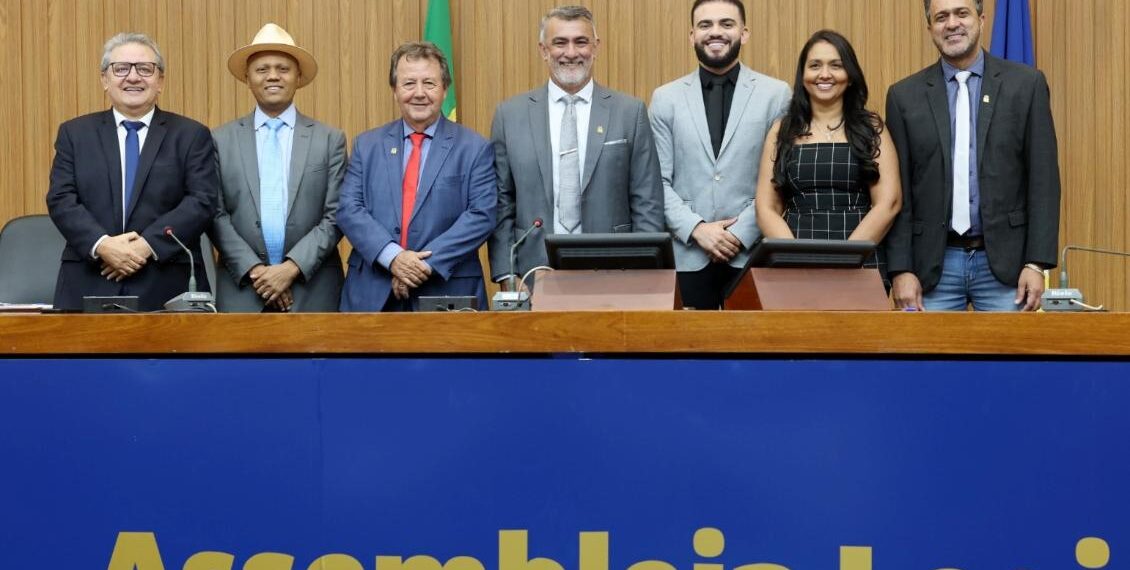 Com ausência dos tucanos, Amélio Cayres é reeleito presidente da Aleto por unanimidade