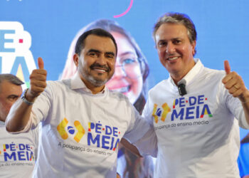 Wanderlei e ministro Camilo Santana lançam programa Pé de Meia, que garante bolsa-incentivo de até R$ 9,2 mil a estudantes; 25 mil tocantinenses são atendidos