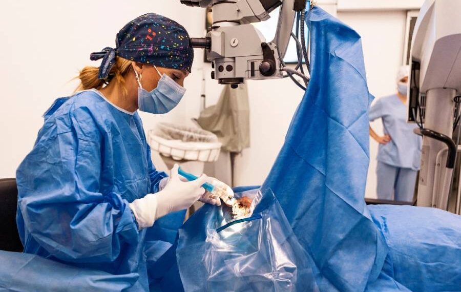 Recursos de Ricardo Ayres garantem cirurgias oftalmológicas para 8 mil pacientes