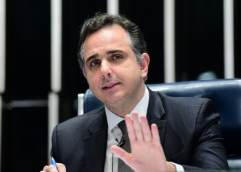 Presidente do Congresso cancela efeitos de trecho da Medida Provisória que limitava benefícios a empresas para compensar desoneração da folha