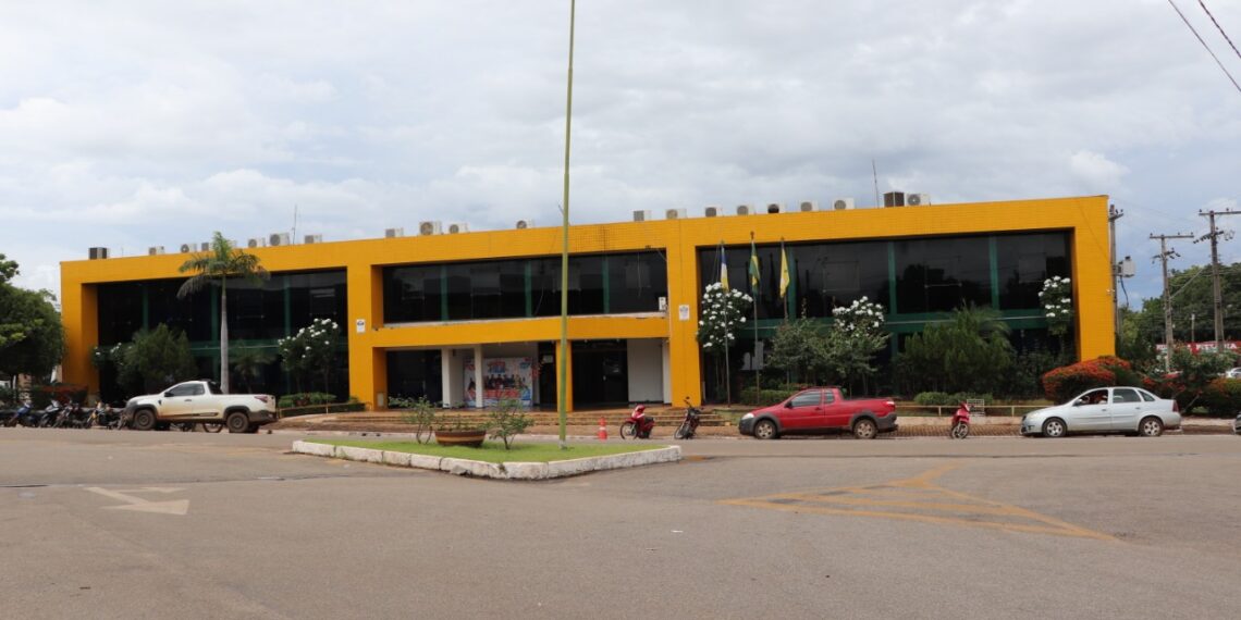 Porto Nacional regulariza progressão de 30 servidores aposentados e paga R$ 140 mil em retroativos